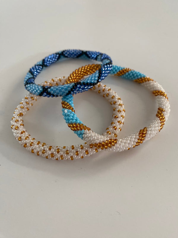 Liebly - Anju armbånd – Offwhite/gold