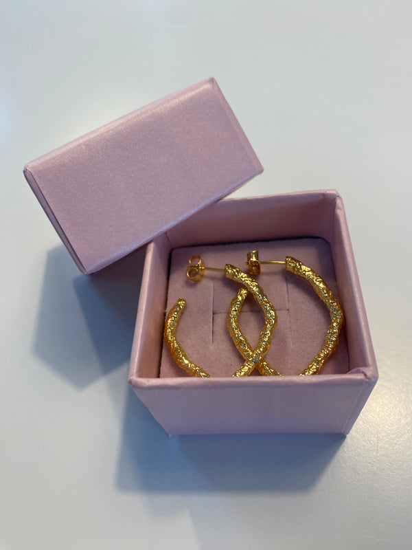 Pure By Nat - Foil Øreringe - Guld